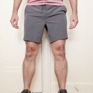 Ten Thousand Men’s 7” Foundation Short Size Medium Gray Lined
